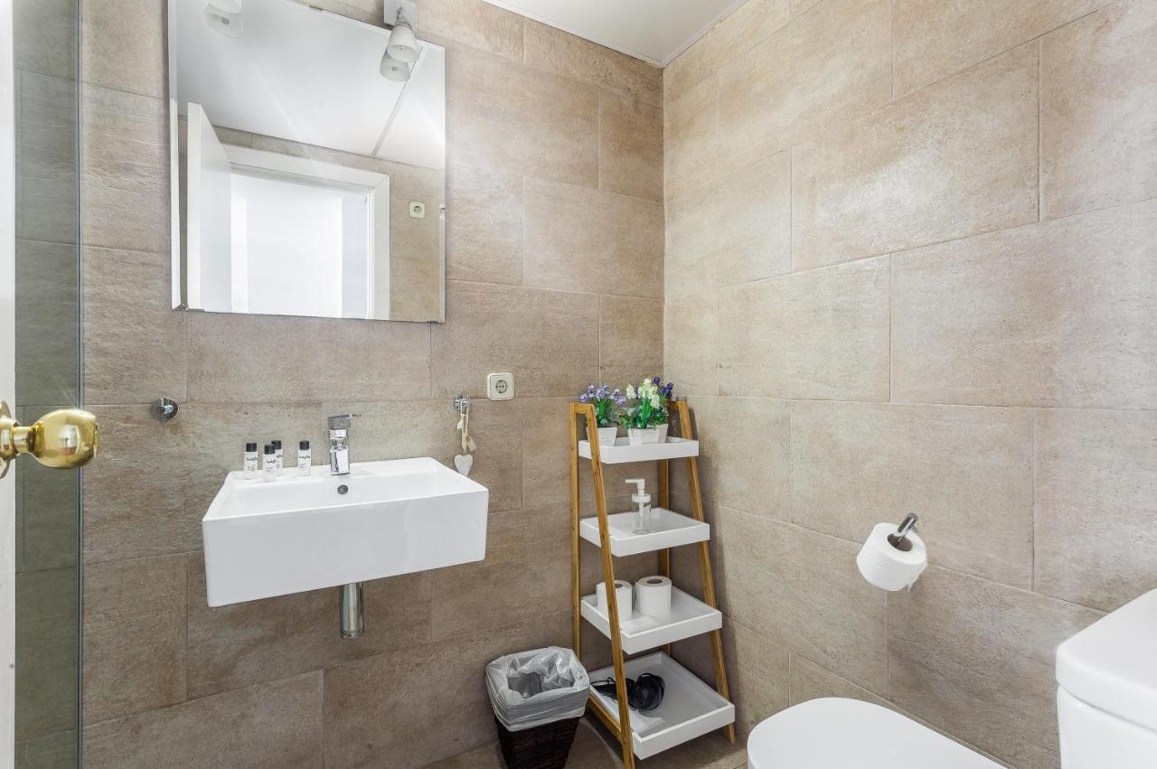 Lodging Apartments Illa Diagonal Barselona Dış mekan fotoğraf