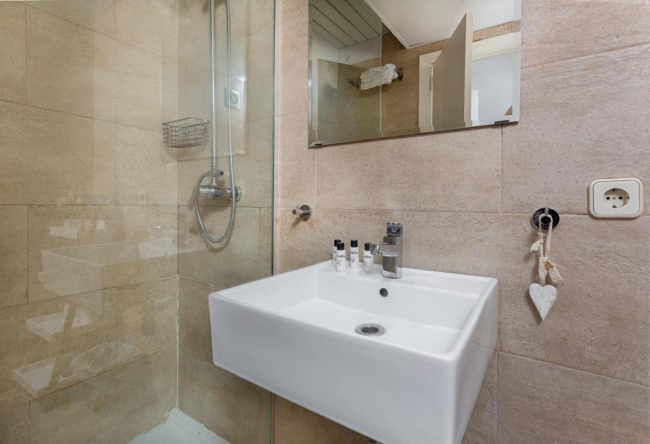 Lodging Apartments Illa Diagonal Barselona Dış mekan fotoğraf
