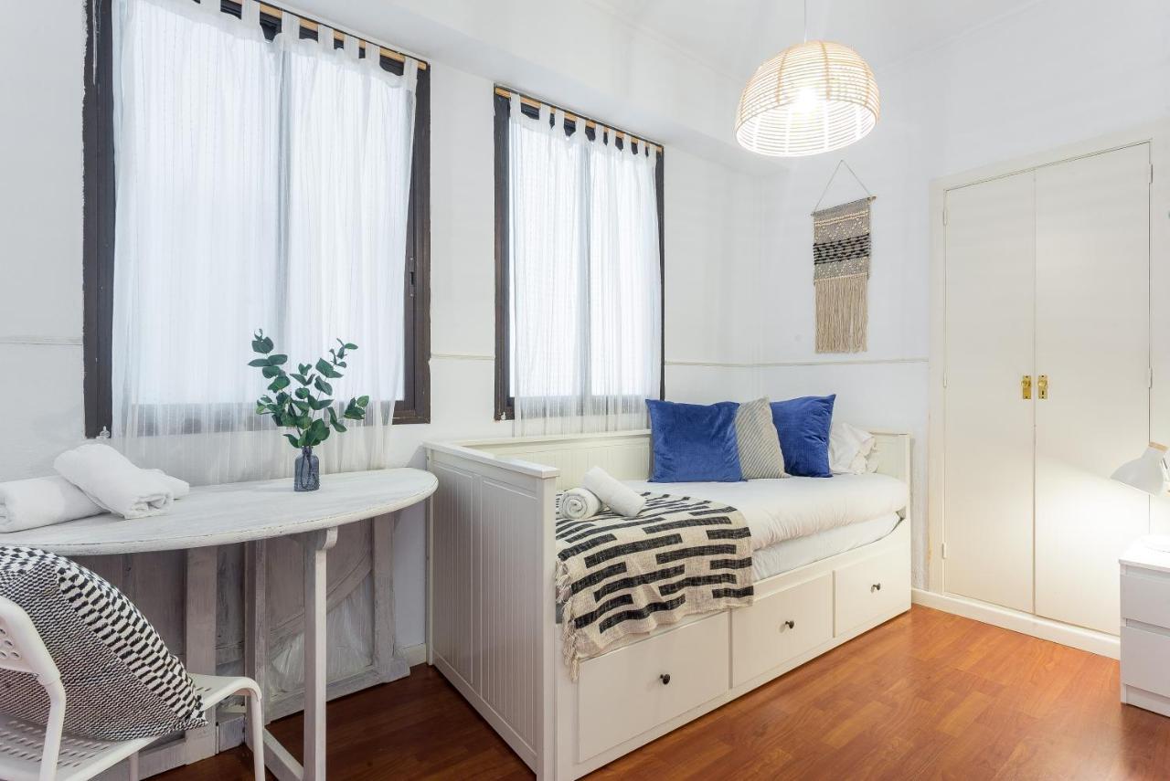 Lodging Apartments Illa Diagonal Barselona Dış mekan fotoğraf